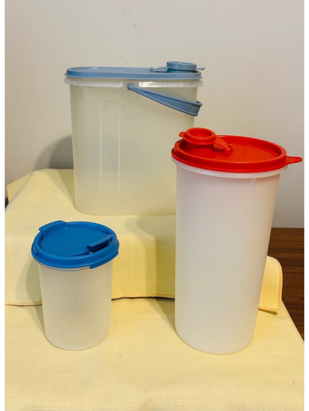 1990’s Vintage 3 Plastic Tupperware Flip Tops Pour Containers